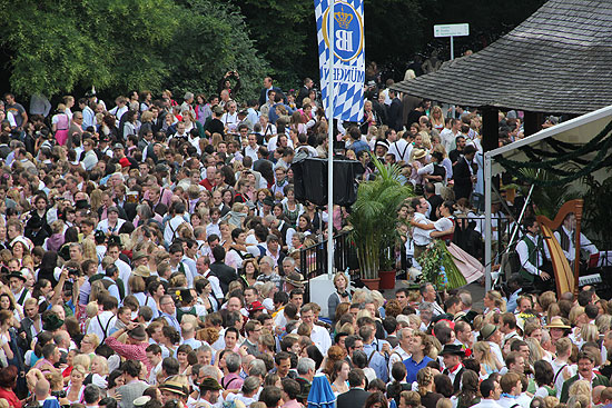 Voll war es 2011: Kocherball am Chinaturm (©Foto: Martin Schmitz)